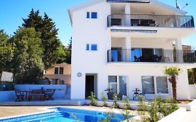 Villa Vai